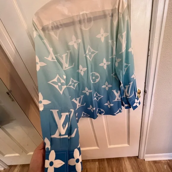 Louis Vuitton blouse size 36 worn three times